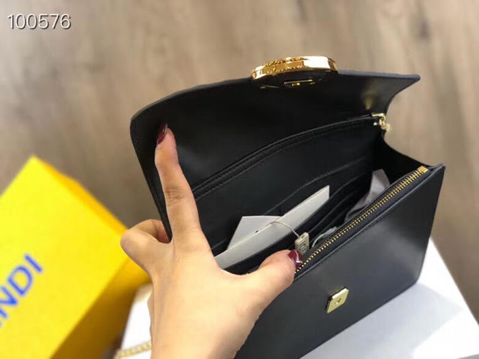 FENDI芬迪 新款 時尚百搭 鏈條斜挎包 可當手抓包  fd1758