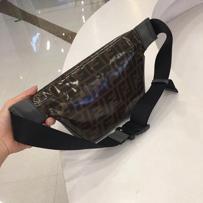 FENDI芬迪 時髦腰包胸包 男女通用款 百搭情侶款 0026  fd1773