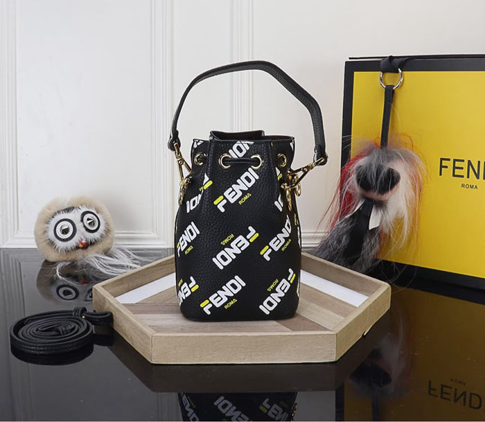 FENDI芬迪 新款 Fendi MINI BUCKET 雙F經典女包 可手提 亦可斜挎 8880  fd1790