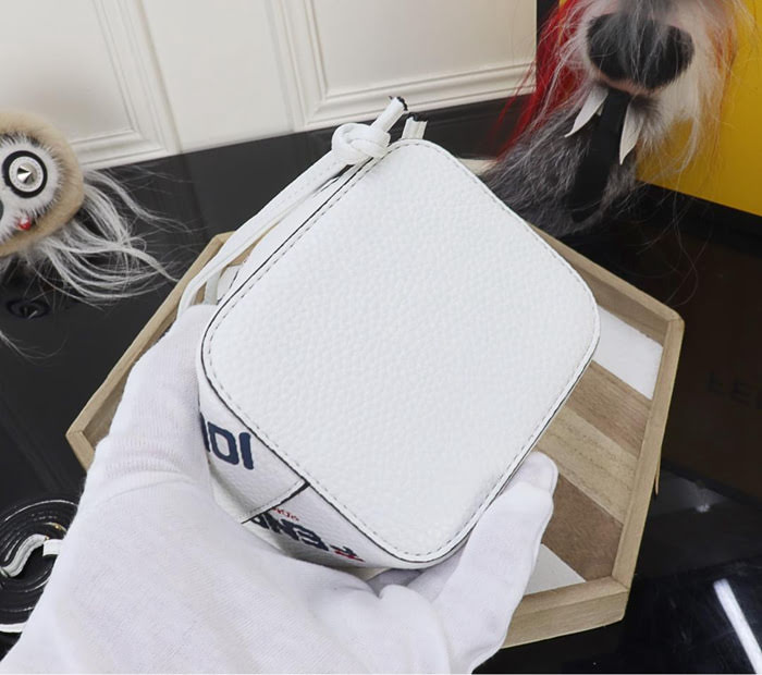FENDI芬迪 新款 Fendi MINI BUCKET 雙F經典女包 可手提 亦可斜挎 8880  fd1792