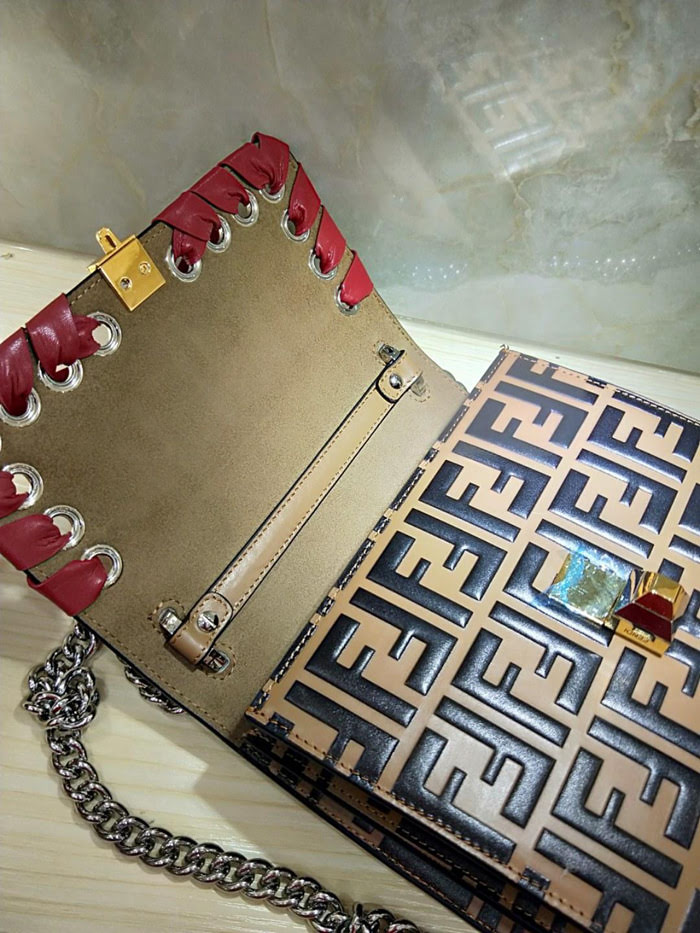 FENDI芬迪 火爆全球雙FF小號 原單品質 進口頭層牛皮 壓花斜背包  fd1804