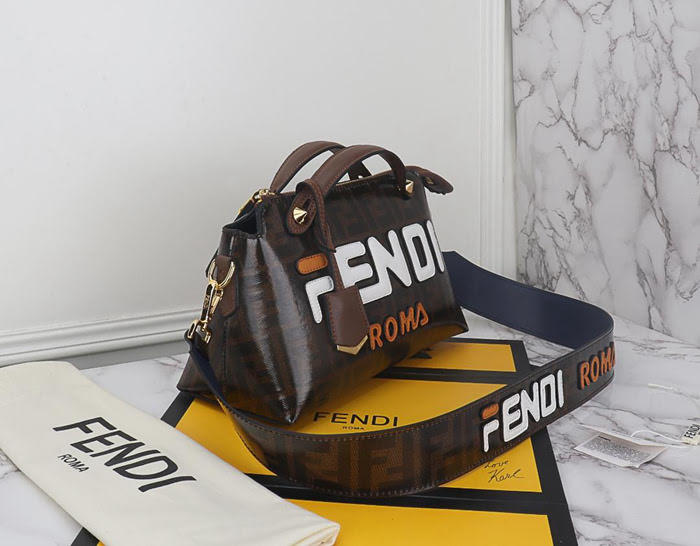 FENDI芬迪 爆款 芬家最具實力 經典款式 女款手提斜挎包 5599  fd1824
