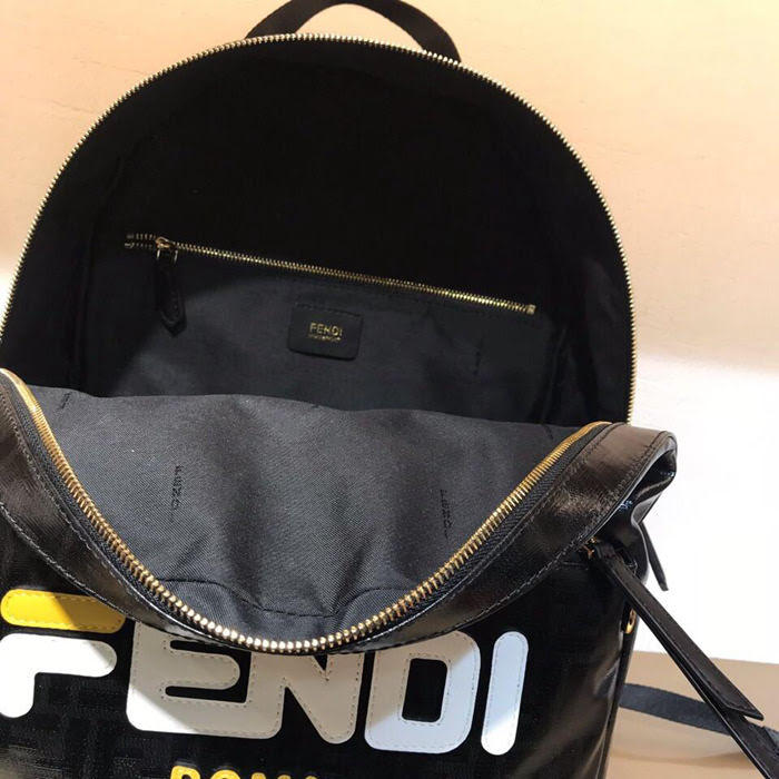 FENDI芬迪 新款 秋冬 男士黑色FF圖案防水料 雙拉鏈 大號雙肩包  fd1848