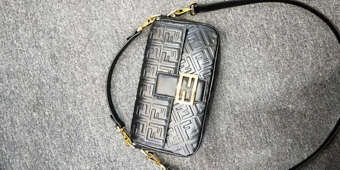FENDI芬迪 小黑手拎 斜挎美包包 時尚斜背包  fd1872