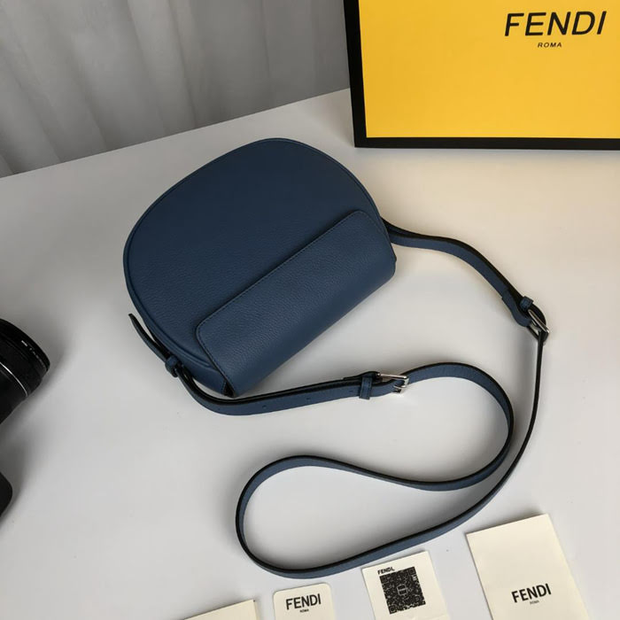 FENDI芬迪 原單爆款 休閒時尚 小斜挎馬鞍包  fd1875