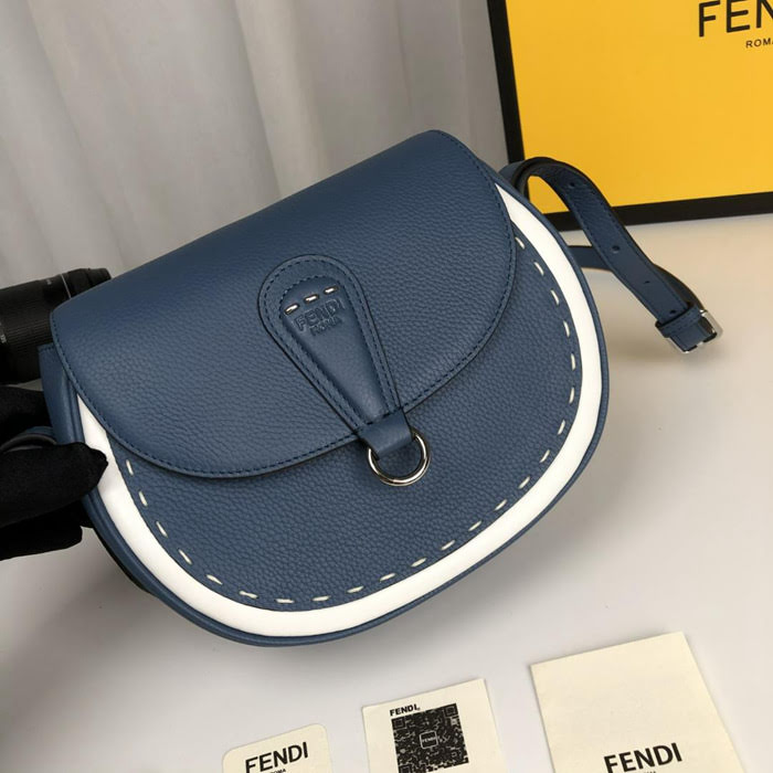 FENDI芬迪 原單爆款 休閒時尚 小斜挎馬鞍包  fd1875
