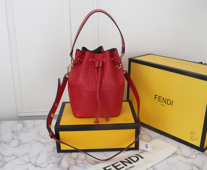 FENDI芬迪 獨家首發 中型款 黑色壓花小牛皮 MON TRéSOR水桶包 5509  fd1878