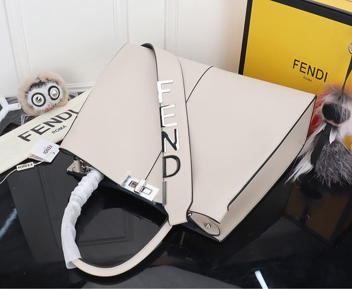 FENDI芬迪 爆款來襲 全新Peekaboo X-Lite系列手袋 可手提肩背 3307  fd1888