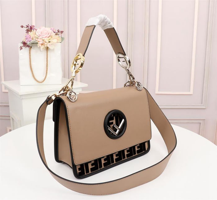FENDI芬迪 FENDI KAN I手袋 飾以最新FENDI F LOGO 經典雙F圖案 可斜背或手拿  fd1896