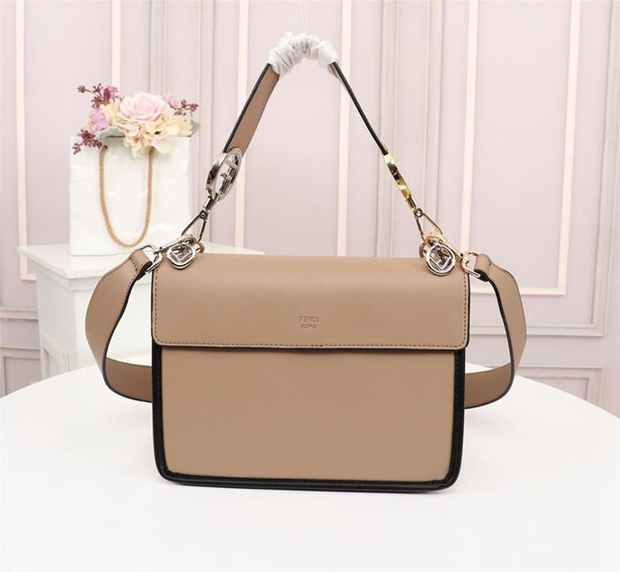 FENDI芬迪 FENDI KAN I手袋 飾以最新FENDI F LOGO 經典雙F圖案 可斜背或手拿  fd1896