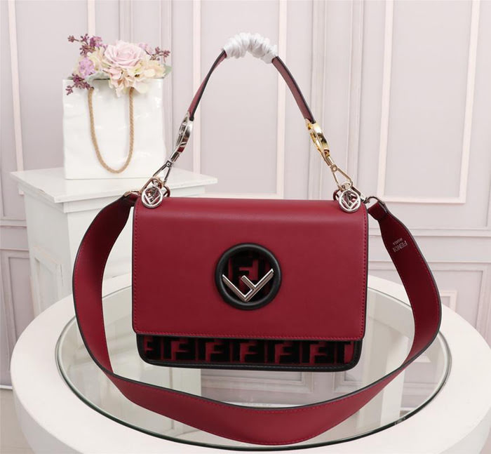 FENDI芬迪 FENDI KAN I手袋 飾以最新FENDI F LOGO 經典雙F圖案 可斜背或手拿  fd1897