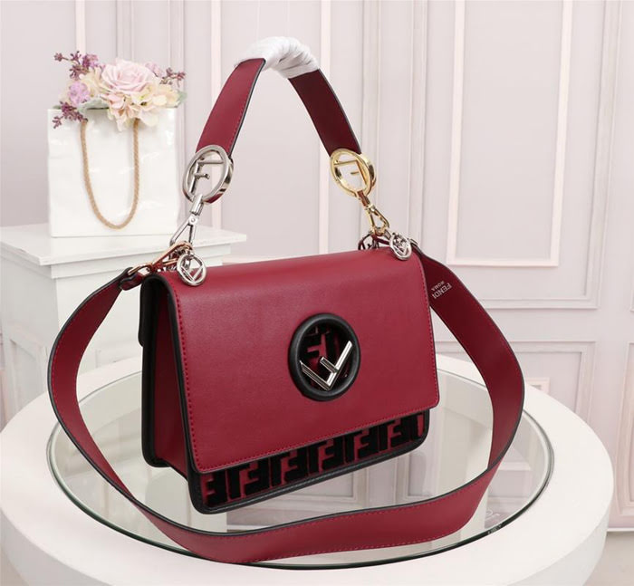 FENDI芬迪 FENDI KAN I手袋 飾以最新FENDI F LOGO 經典雙F圖案 可斜背或手拿  fd1897