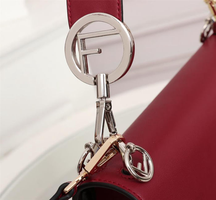 FENDI芬迪 FENDI KAN I手袋 飾以最新FENDI F LOGO 經典雙F圖案 可斜背或手拿  fd1897