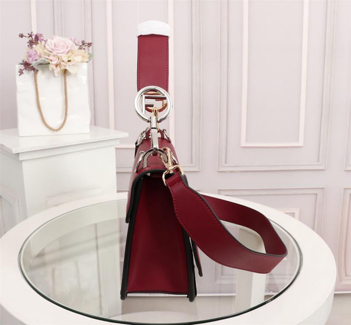 FENDI芬迪 FENDI KAN I手袋 飾以最新FENDI F LOGO 經典雙F圖案 可斜背或手拿  fd1897
