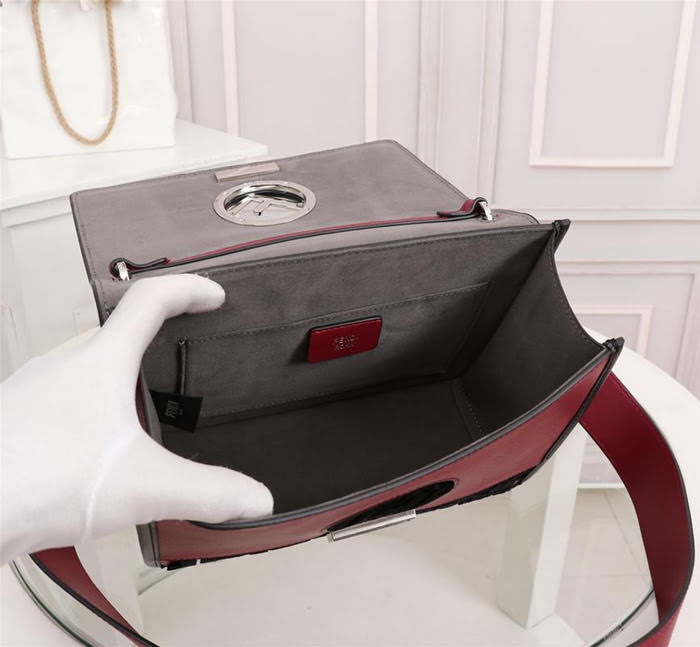 FENDI芬迪 FENDI KAN I手袋 飾以最新FENDI F LOGO 經典雙F圖案 可斜背或手拿  fd1897