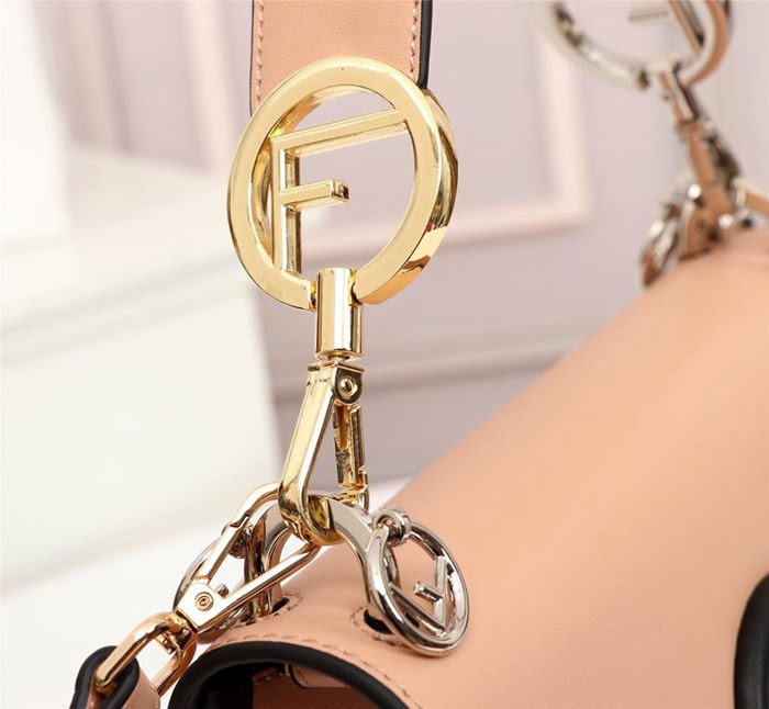 FENDI芬迪 FENDI KAN I手袋 飾以最新FENDI F LOGO 經典雙F圖案 可斜背或手拿  fd1899