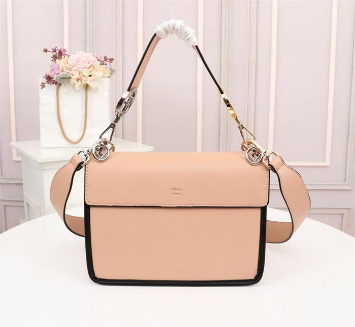 FENDI芬迪 FENDI KAN I手袋 飾以最新FENDI F LOGO 經典雙F圖案 可斜背或手拿  fd1899