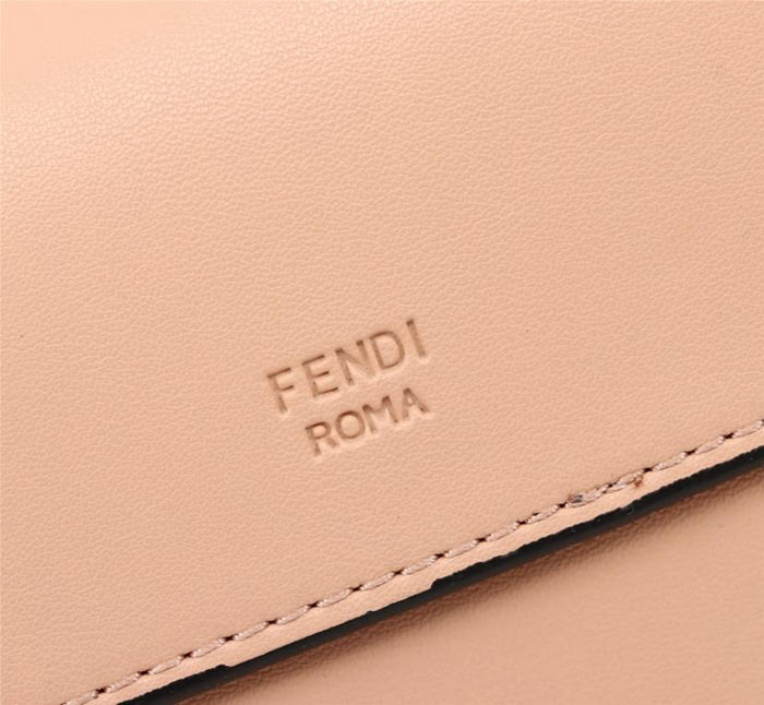 FENDI芬迪 FENDI KAN I手袋 飾以最新FENDI F LOGO 經典雙F圖案 可斜背或手拿  fd1899