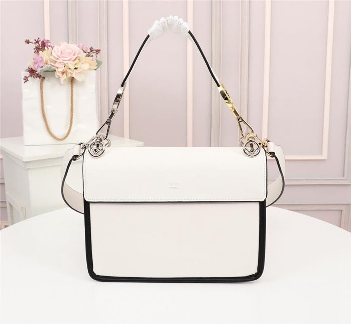 FENDI芬迪 FENDI KAN I手袋 飾以最新FENDI F LOGO 經典雙F圖案 可斜背或手拿  fd1900