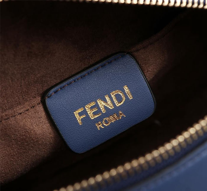 FENDI芬迪 官方最新相機包 專櫃對版 小牛皮斜挎小包  fd1901