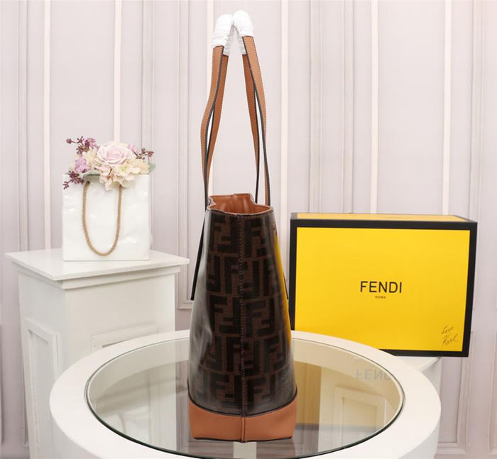 FENDI芬迪 購物袋 簡單實用百搭款 大容量媽咪包  fd1905