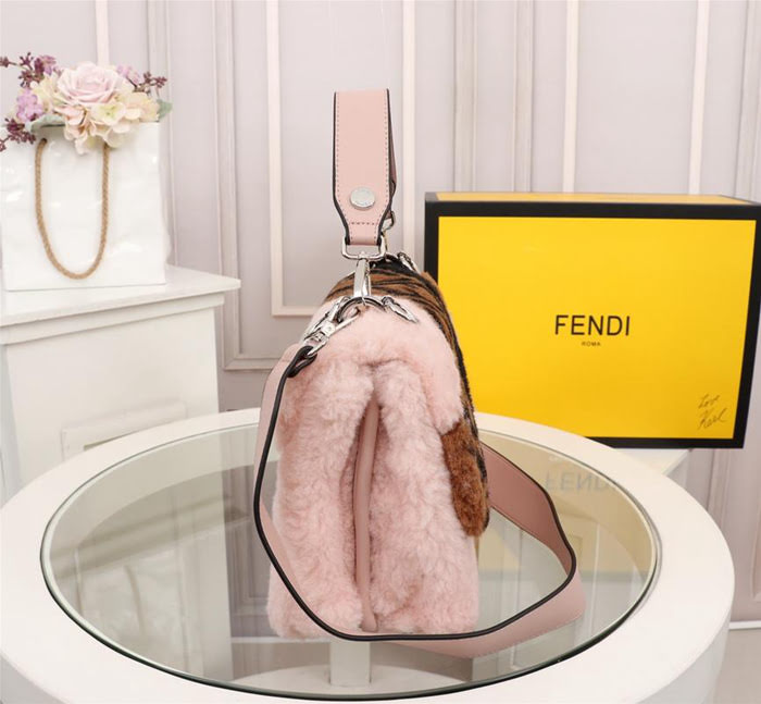 FENDI芬迪 爆款 對版之作 百分百羊毛 經典拼色條紋雙F圖案 手提肩背包  fd1909