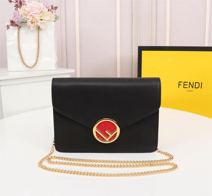 FENDI芬迪 新款 時尚百搭 鏈條斜挎包 也可以當手抓包  fd1914