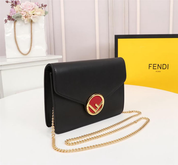 FENDI芬迪 新款 時尚百搭 鏈條斜挎包 也可以當手抓包  fd1914