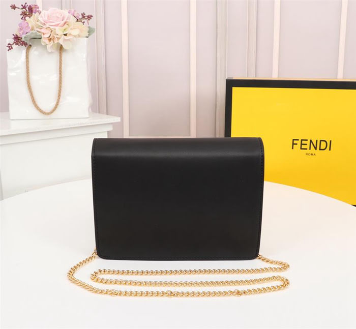 FENDI芬迪 新款 時尚百搭 鏈條斜挎包 也可以當手抓包  fd1914