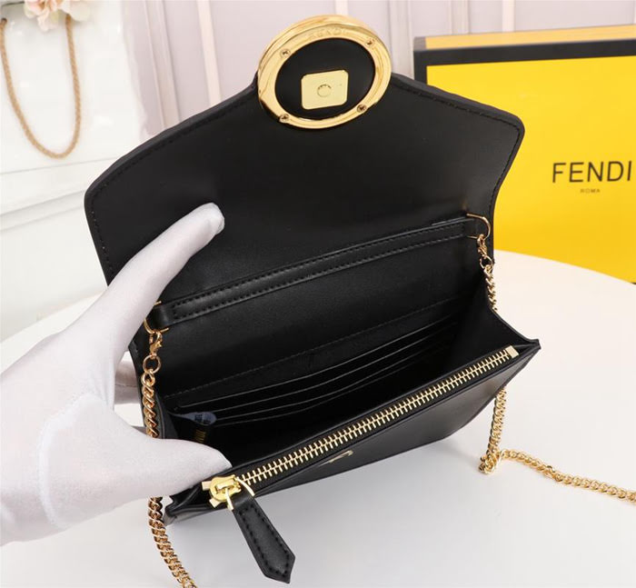FENDI芬迪 新款 時尚百搭 鏈條斜挎包 也可以當手抓包  fd1915