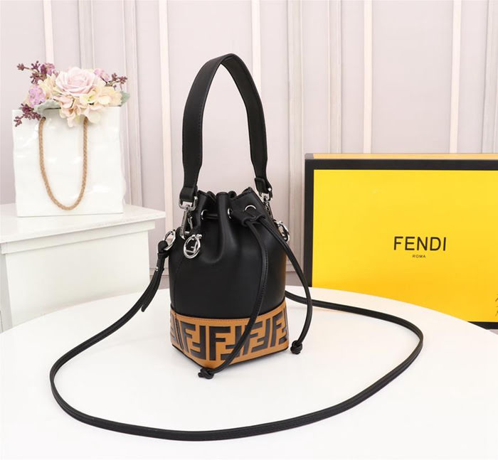 FENDI芬迪 雙F經典款 Fendi MINI BUCKET 字母繡 可手提 亦可斜挎  fd1923