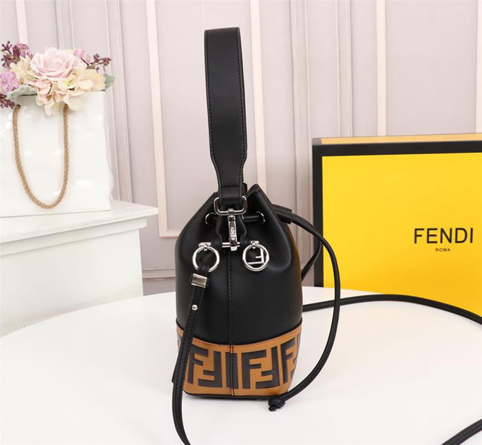 FENDI芬迪 雙F經典款 Fendi MINI BUCKET 字母繡 可手提 亦可斜挎  fd1923