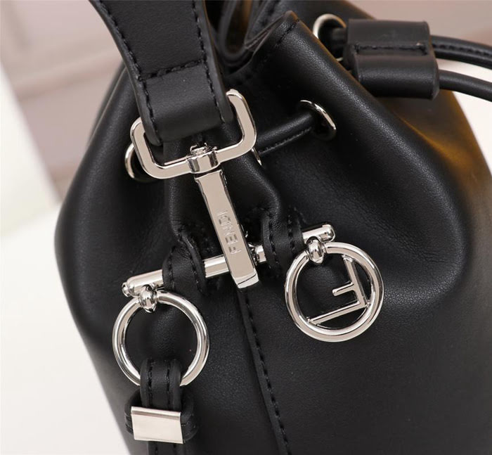 FENDI芬迪 雙F經典款 Fendi MINI BUCKET 字母繡 可手提 亦可斜挎  fd1923