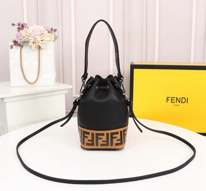 FENDI芬迪 雙F經典款 Fendi MINI BUCKET 字母繡 可手提 亦可斜挎  fd1923
