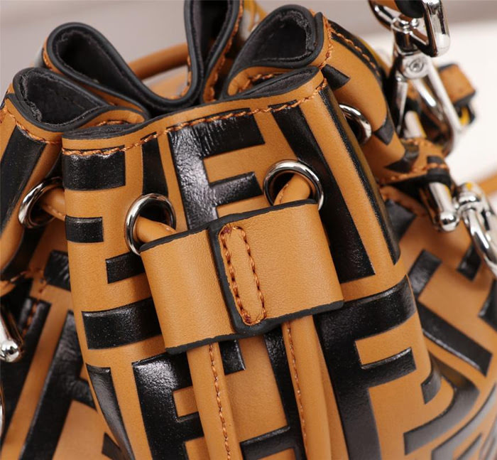 FENDI芬迪 雙F經典款 Fendi MINI BUCKET 字母繡 可手提 亦可斜挎  fd1924