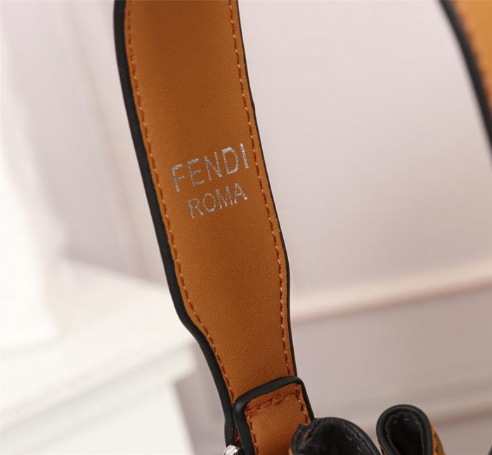 FENDI芬迪 雙F經典款 Fendi MINI BUCKET 字母繡 可手提 亦可斜挎  fd1924