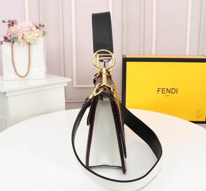 FENDI芬迪 新款 FENDI KAN I 時尚手提肩背包  fd1926