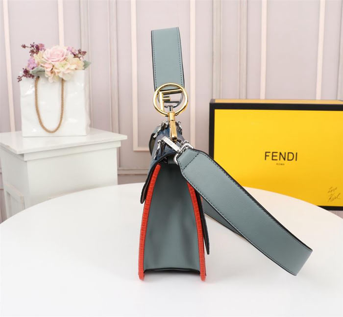 FENDI芬迪 新款 FENDI KAN I 時尚手提肩背包  fd1927