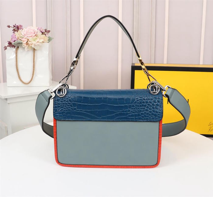 FENDI芬迪 新款 FENDI KAN I 時尚手提肩背包  fd1927