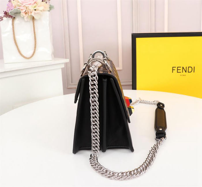 FENDI芬迪 全新長方形Logo模式 滿滿的F字母 鏈條斜背包 8826小號  fd1938
