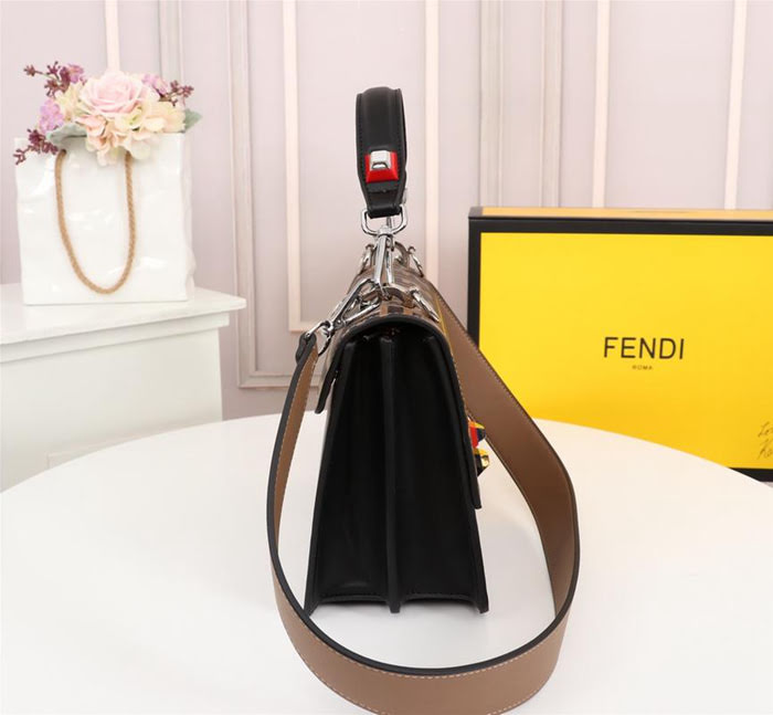 FENDI芬迪 全新長方形Logo模式 滿滿的F字母 鏈條斜背包 8826小號  fd1939