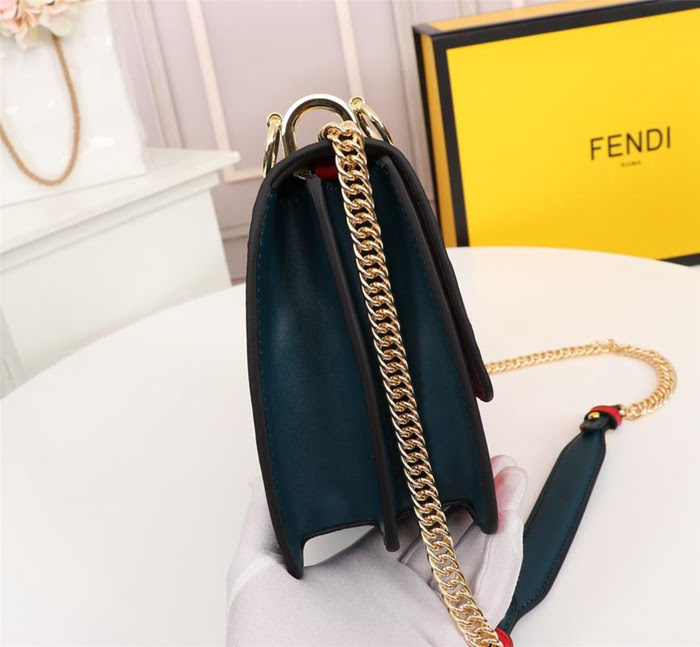 FENDI芬迪 小號 最新FENDI MANIA膠囊系列 撞色皮拼接裝飾 個性LOGO大印花 手提肩背包  fd1953