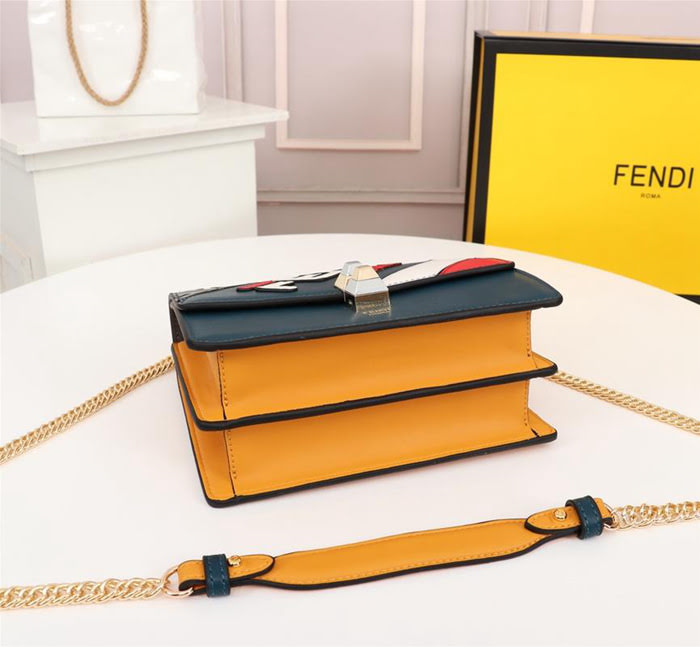 FENDI芬迪 小號 最新FENDI MANIA膠囊系列 撞色皮拼接裝飾 個性LOGO大印花 手提肩背包  fd1955