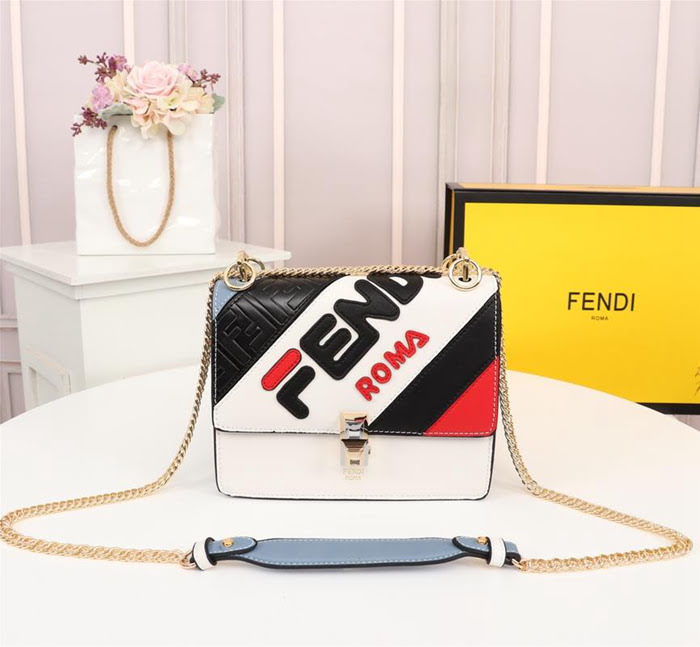 FENDI芬迪 小號 最新FENDI MANIA膠囊系列 撞色皮拼接裝飾 個性LOGO大印花 手提肩背包  fd1956