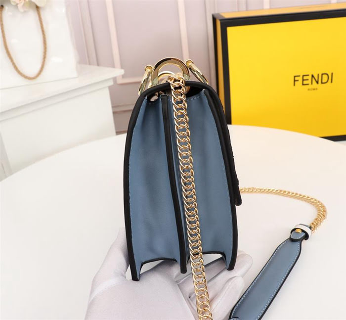 FENDI芬迪 小號 最新FENDI MANIA膠囊系列 撞色皮拼接裝飾 個性LOGO大印花 手提肩背包  fd1956