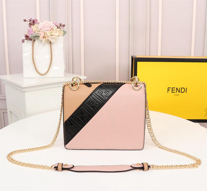 FENDI芬迪 小號 最新FENDI MANIA膠囊系列 撞色皮拼接裝飾 個性LOGO大印花 手提肩背包  fd1957