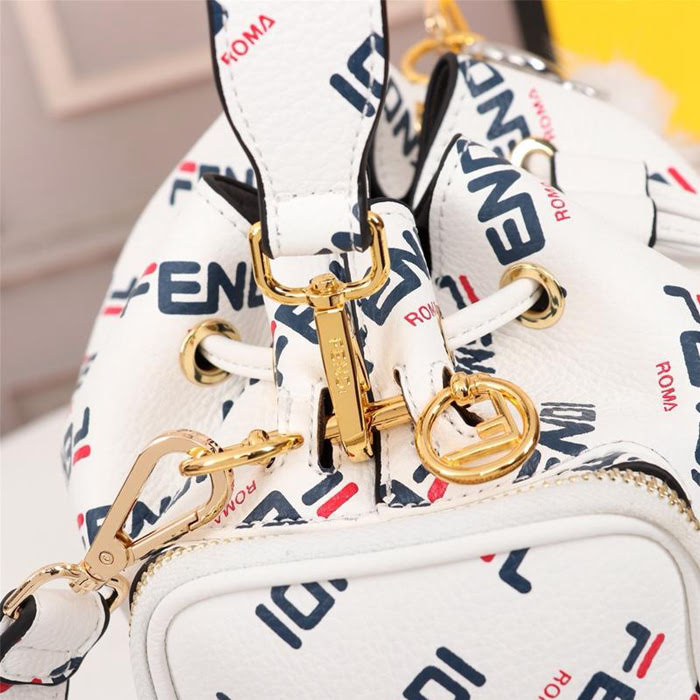 FENDI芬迪 新款 正品複製 FENDI Mon Treason水桶包 藍色Fendi Mania印花圖案  fd1961