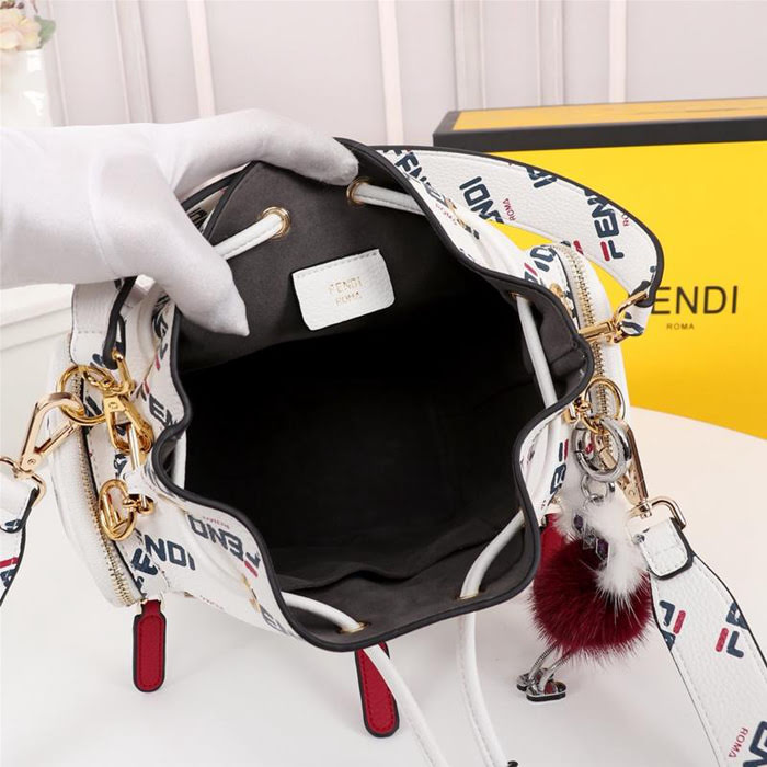 FENDI芬迪 新款 正品複製 FENDI Mon Treason水桶包 藍色Fendi Mania印花圖案  fd1961