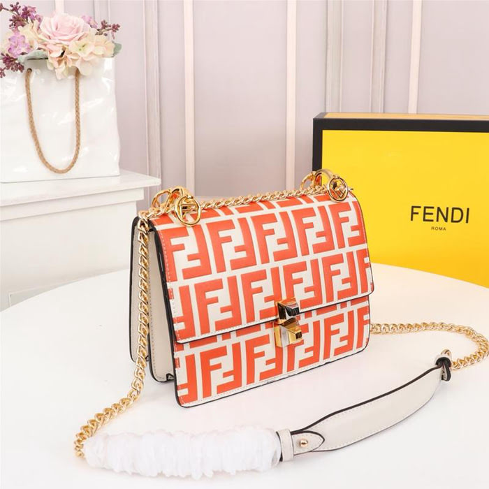 FENDI芬迪 小號新色 滿滿的F字母 全新長方形Logo 手提肩背包 8826  fd1963