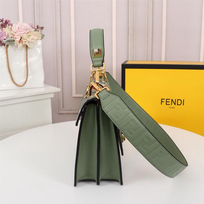FENDI芬迪 新色 滿滿的F字母 全新長方形Logo 手提肩背包 8826  fd1964